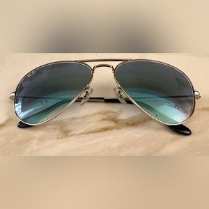 Ray-Ban Classic Aviator Sunglasses